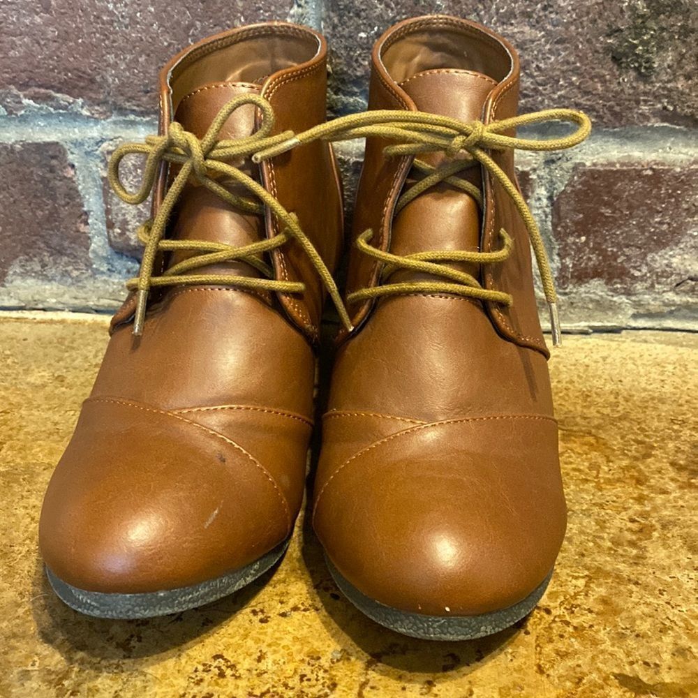 Dream Pairs women’s tie front faux leather brown wedge booties‎